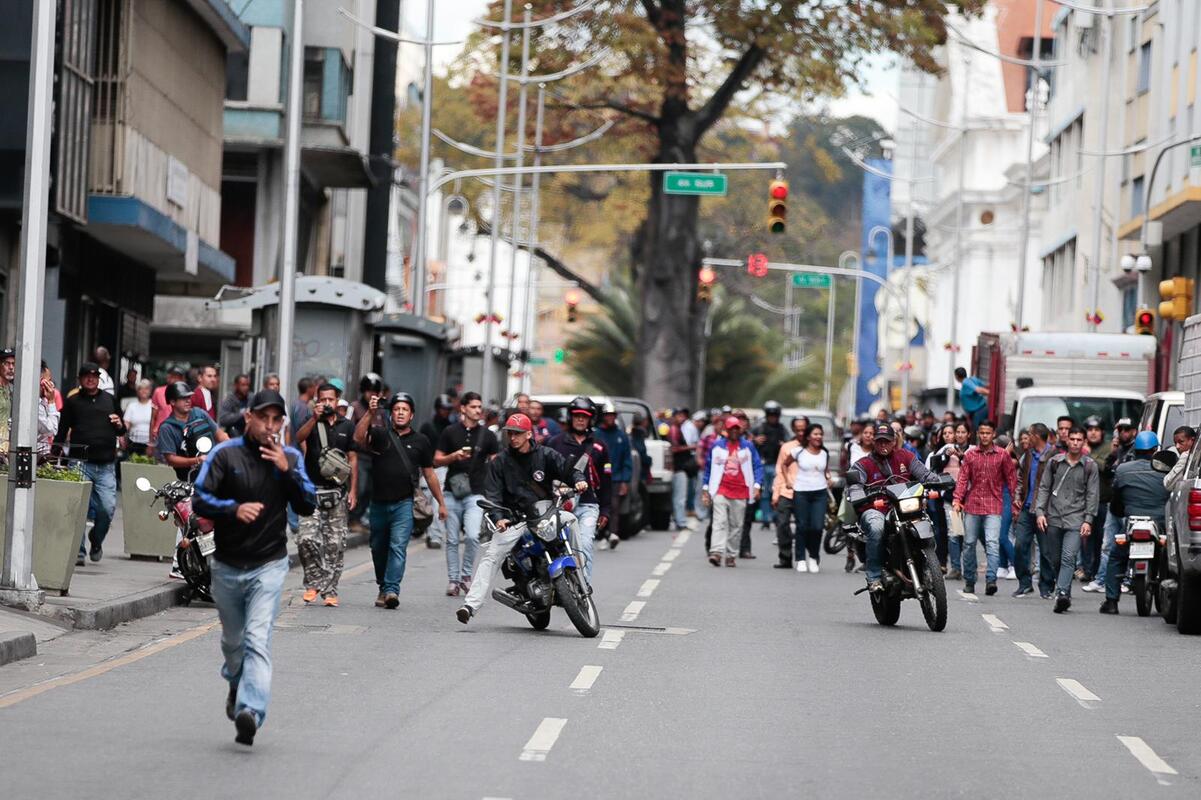 Colectivos armados atentaron contra periodistas y diputados el 15 de enero, chavismo