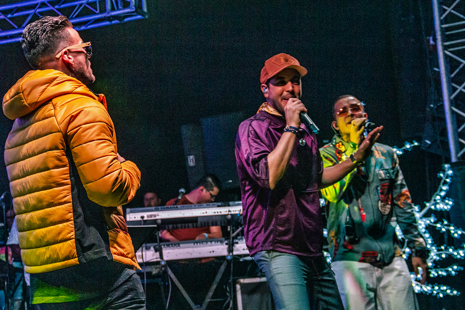 Víctor Muñoz, Sixto Rein, Gustavo Elís