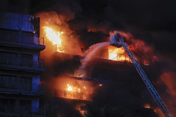 Valencia: qué se sabe del incendio en el que murieron 4 personas