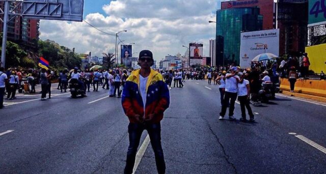 Actor de TVES denunció que fue despedido por ir a marchar