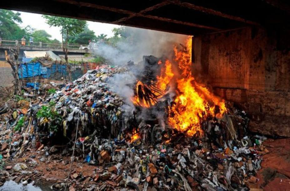 Vecinos denuncian propagación de humo tóxico por quema de basura en Cúa ...