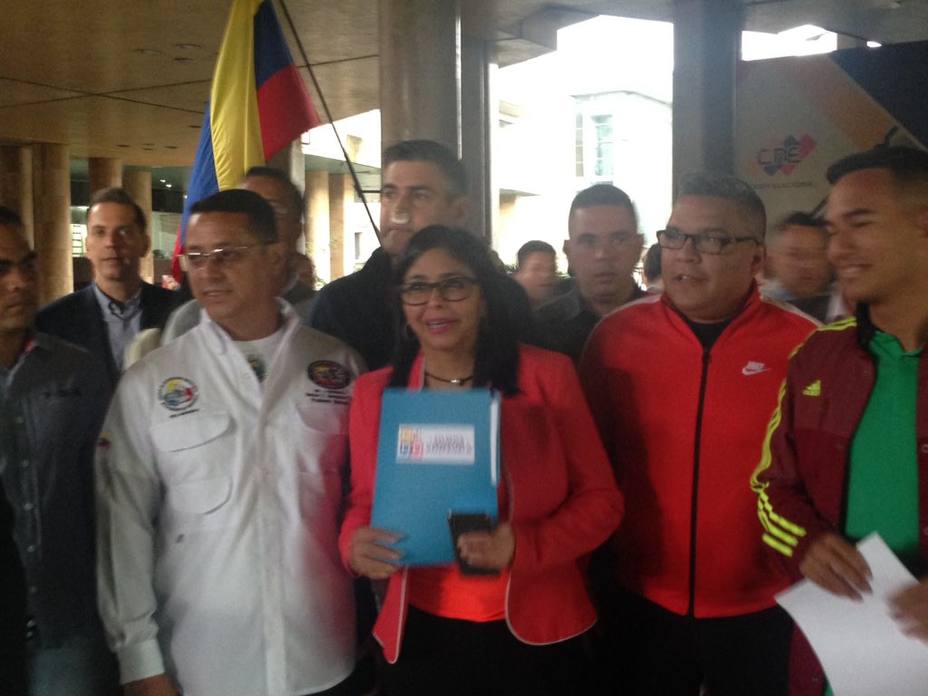 delcy-rodriguez-renuncio-psuv-unio-somos-venezuela_222260.jpg