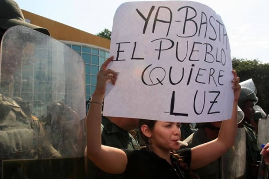 Docentes y estudiantes protestan por falta de agua y luz en el Zulia ...