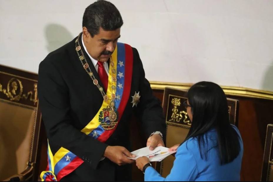 maduro-sustituyo-aissami-por-delcy-rodriguez-vicepresidencia_240055.jpg