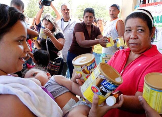 Madre venezolana: Hace tres meses que no consigo fórmula para mi hijo
