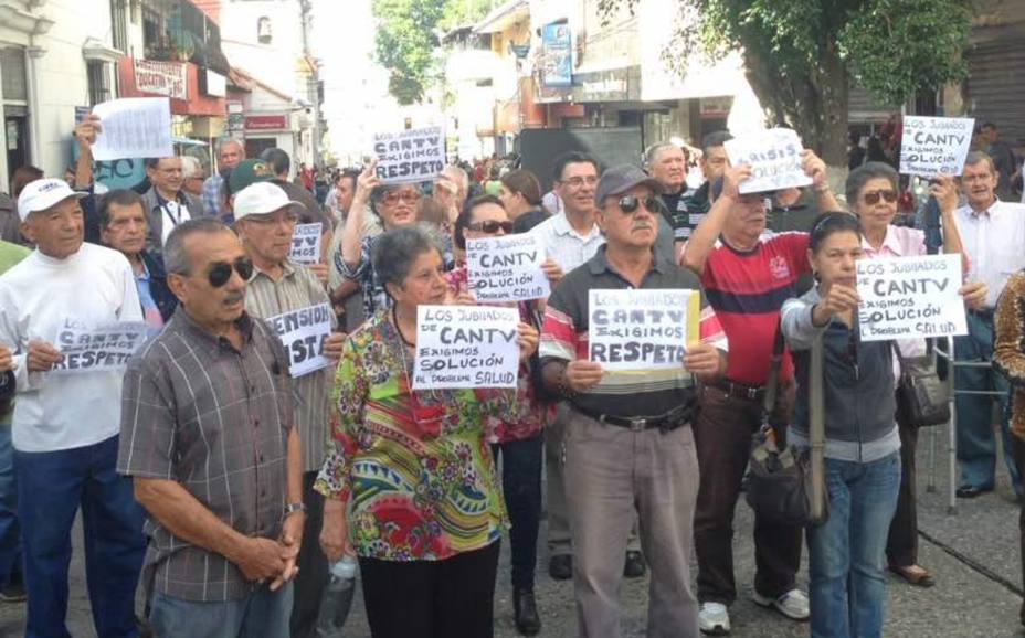 Pensionados y jubilados de Cantv protestan en Mérida - EL NACIONAL