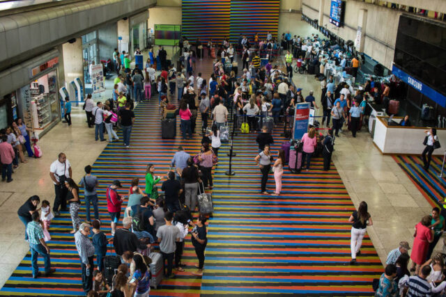 Cerrarán agencias bancarias del aeropuerto de Maiquetía