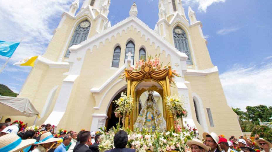 venezolanos-expresan-devocion-hacia-virgen-del-valle_251041.jpg