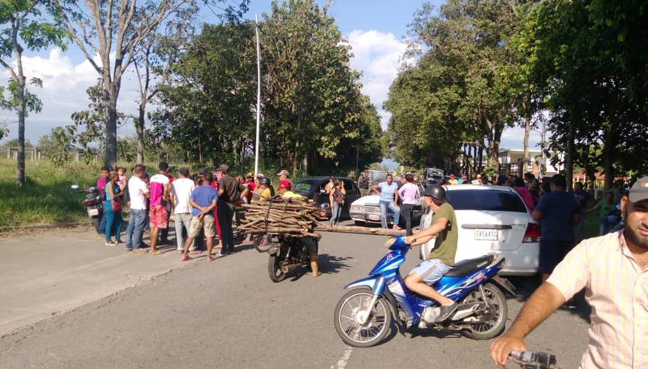 Vecinos protestaron en Barinas por falta de gas - EL NACIONAL