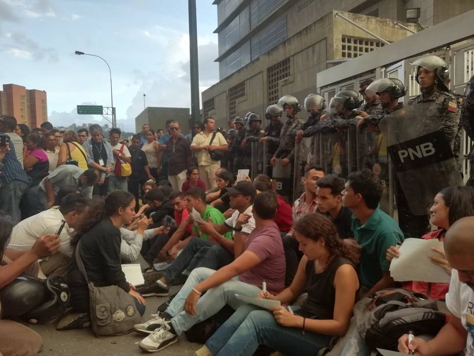 asi-encuentran-las-adyacencias-del-sebin-luego-muerte-alban_254917.jpg
