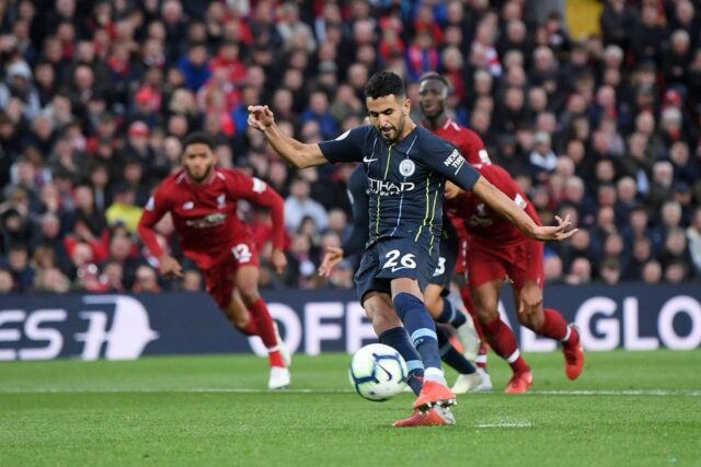 Mahrez mandó a las nubes el asalto al liderato
