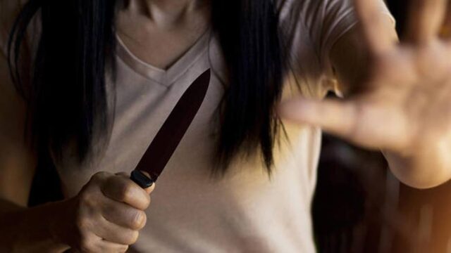 Mujer en Aragua le clavó un cuchillo en la frente a su vecina