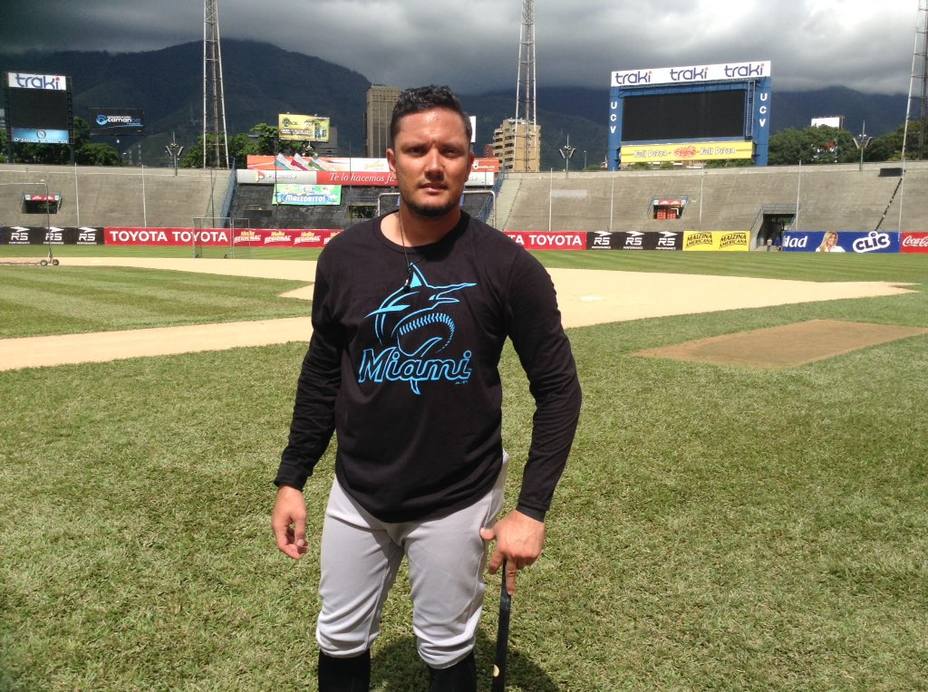 miguel-rojas-llego-listo-para-ayudar-los-tiburones_260384.jpg