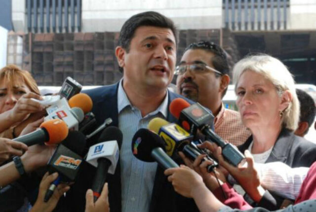 Freddy Superlano denuncia campaña chavista durante la jornada electoral en Barinas