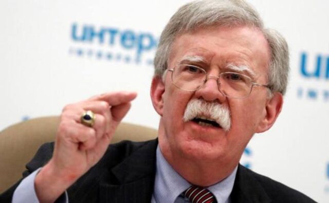 Un juez federal rechazó bloquear la publicación del libro de Bolton