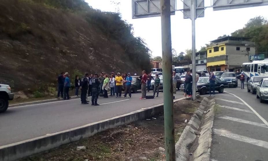 Protestan en la Panamericana por falta de agua - EL NACIONAL