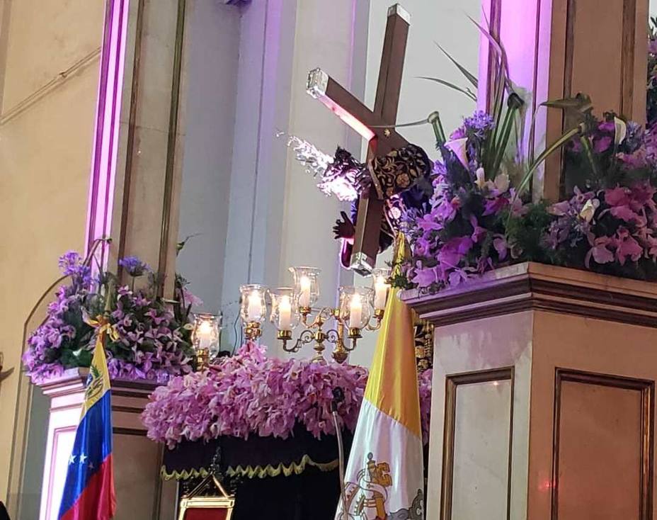 nazareno-siempre-acompanado-venezuela-sus-tragedias_279570.jpg