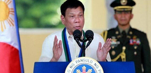 Presidente de Filipinas ante ausentismo en puntos de vacunación: O te vacunas o te meto preso