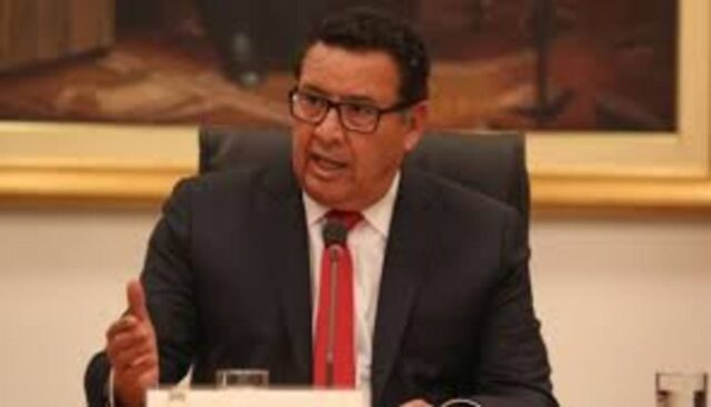 Murió el ministro de Defensa de Perú, José Huerta Torres