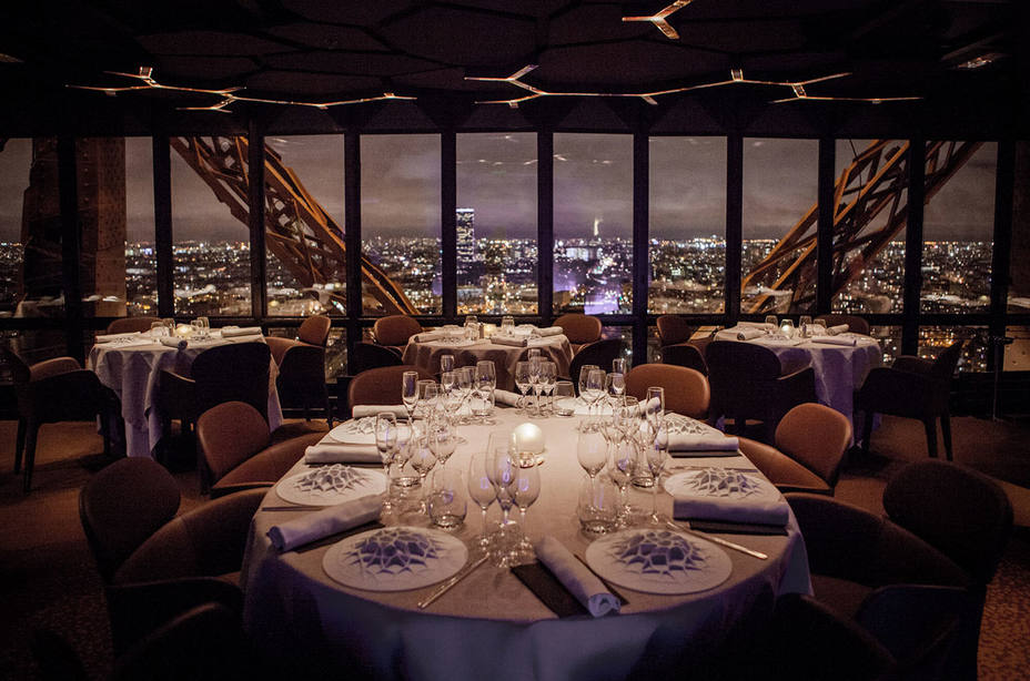 mitico-restaurante-torre-eiffel-renueva_289093.jpg
