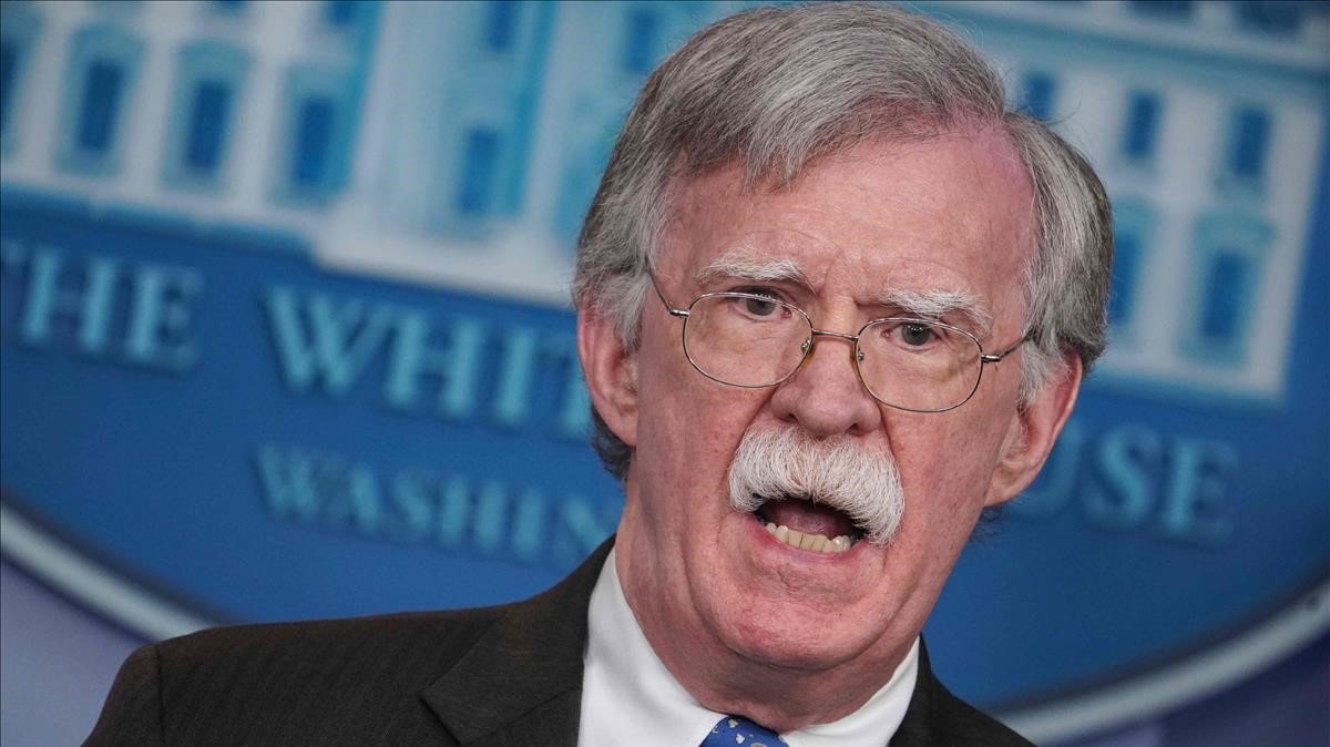 Imputan a John Bolton por mal uso de información clasificada
