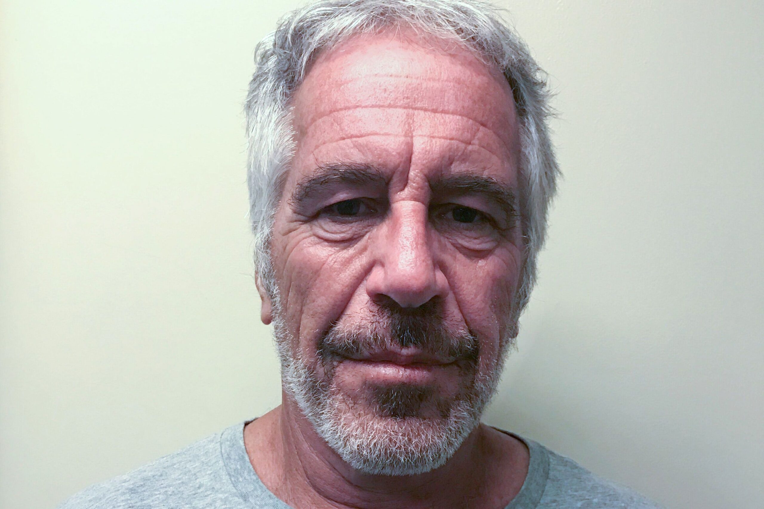 Víctimas de Epstein demandan al gobierno de EE UU y Google por divulgar sus identidades