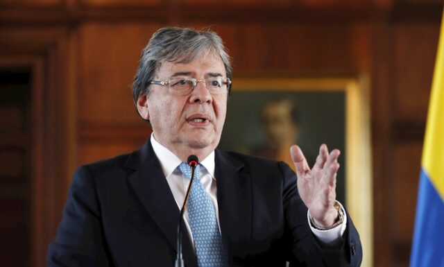 Carlos Holmes Trujillo: El ELN está en Venezuela fortaleciendo sus negocios