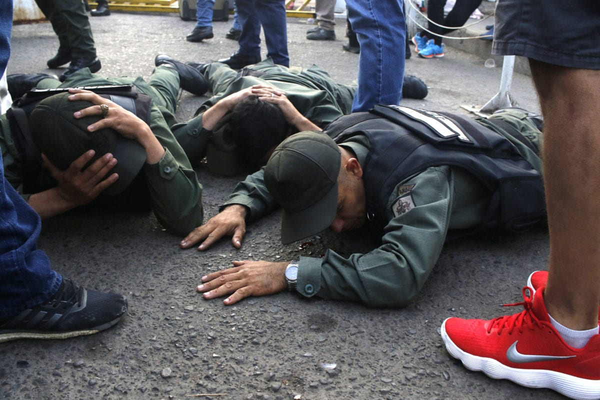 Militares