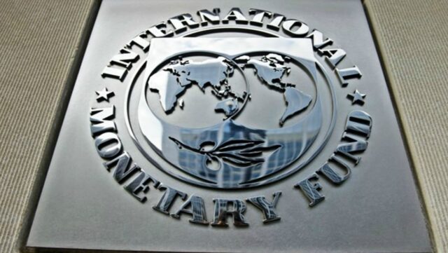 El FMI advirtió sobre alta deuda empresarial y sobrevaluación de activos bursátiles