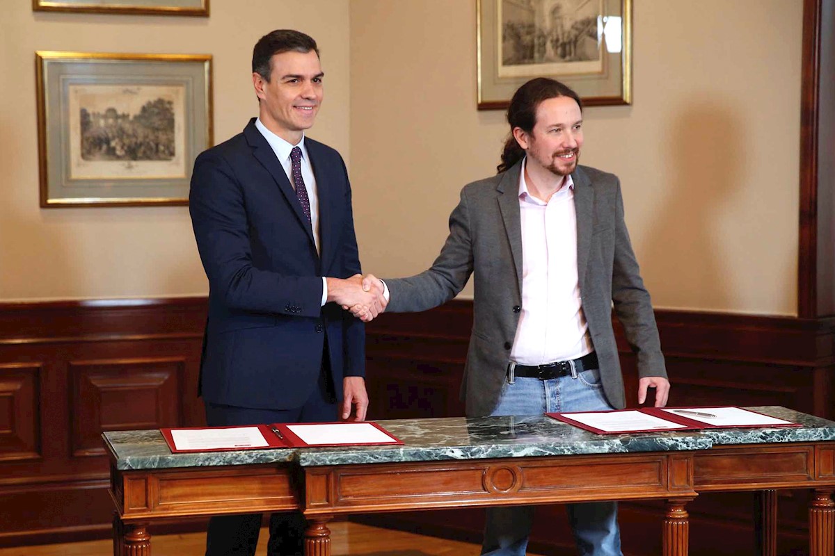 PSOE y Podemos firman acuerdo para formar gobierno en España