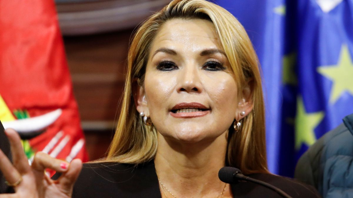 La presidente interina de Bolivia, Jeanine Áñez