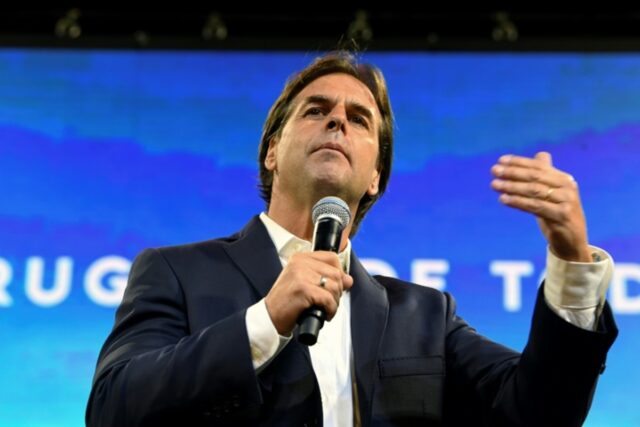 Uruguay está a la espera del recuento de votos para la definición presidencial