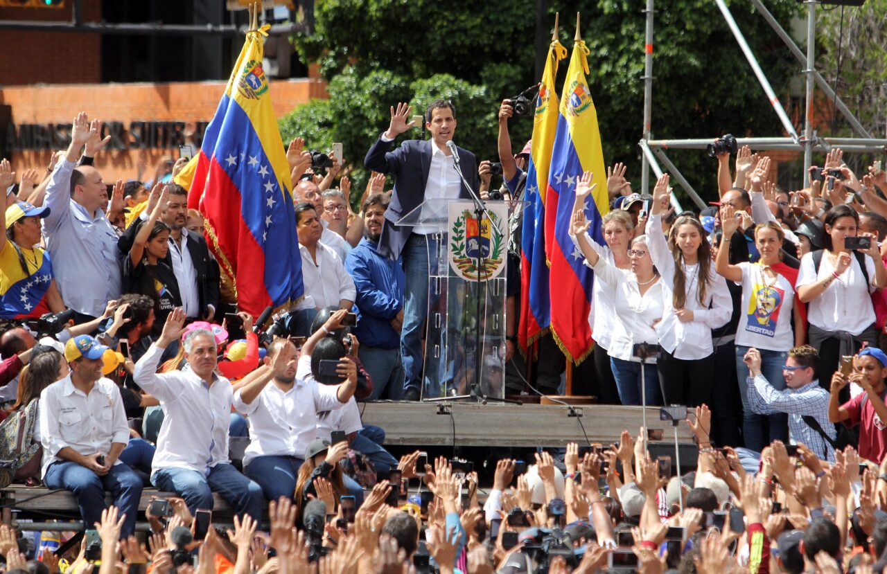 JURAMENTACION PRESIDENTE INTERINO