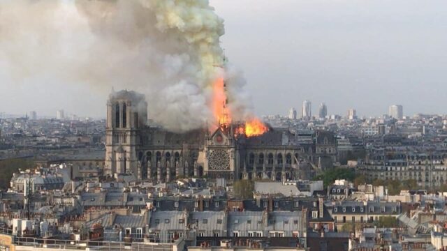Notre Dame termina su "annus horribilis" sin estar completamente a salvo