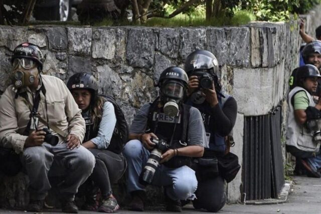 Censura, hostigamiento y amenazas: la prensa sufrió en Venezuela más de 1.000 agresiones en 2019