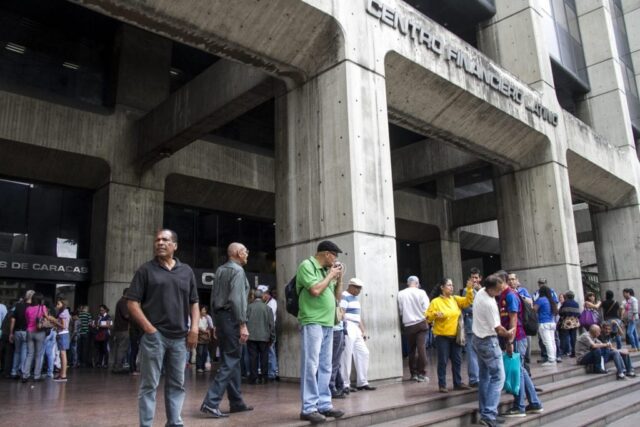 Trabajadores de la extinta Alcaldía Metropolitana de Caracas protestaron por el pago de sus salarios