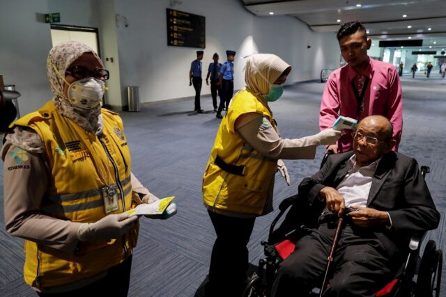 Aumentan a 9 los muertos por coronavirus en China y hay 440 casos confirmados