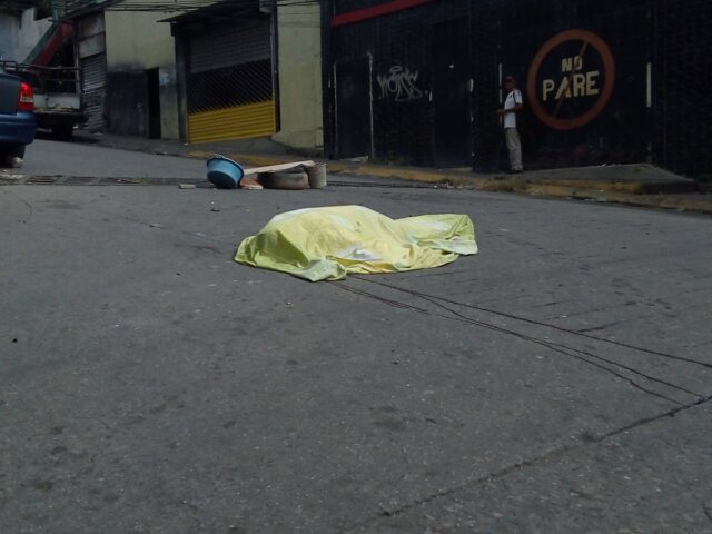 Encontraron el cuerpo de un hombre en la entrada del barrio Santa Eduvigis de El Cementerio