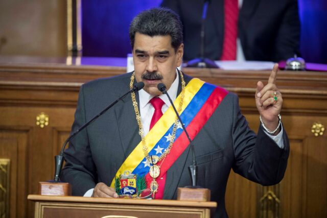 Maduro pidió a la mesa de negociación mediar en el conflicto entre Juan Guaidó y Luis Parra