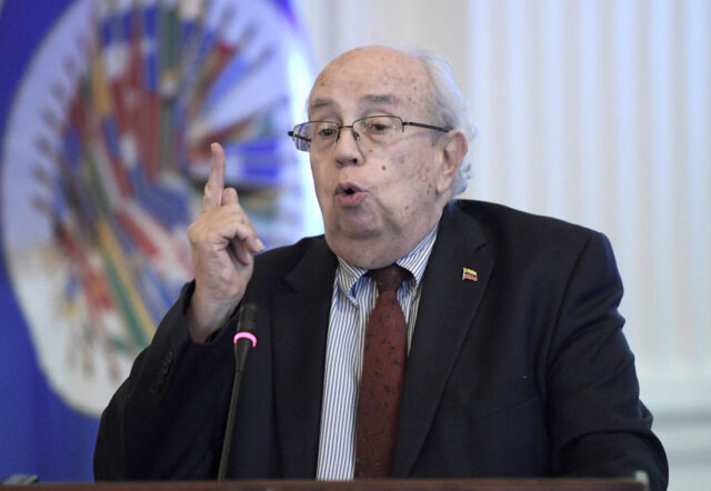Tarre Briceño: Es falso que el gobierno encargado dispone de 15 millardos de dólares