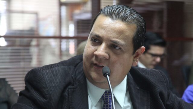 Fundaredes: Javier Tarazona se encuentra incomunicado y enfermo