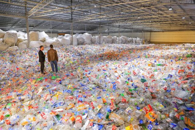 El Salvador recolectó 4,5 millones de botellas plásticas en tres días