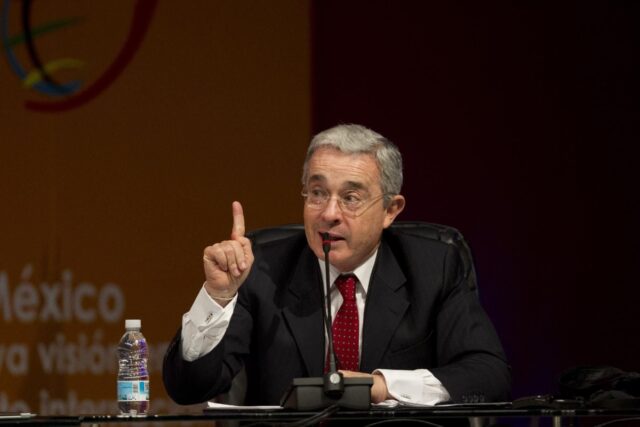 Uribe acusó a Maduro de manipular la declaración de Merlano luego de acusarle de financiación ilegal