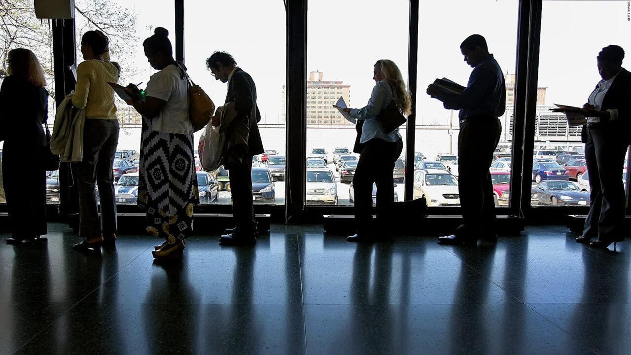 Desempleo en EE UU desciende en febrero a 3,5 %, nivel más bajo en medio siglo