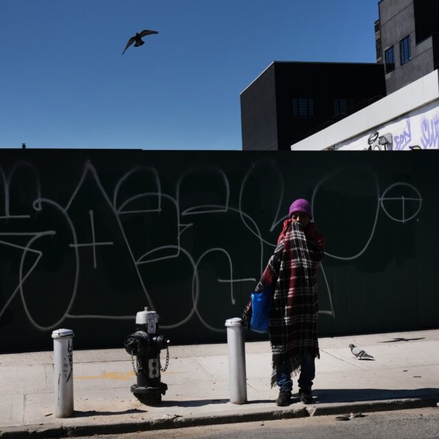 Estados Unidos se acerca al millón de casos de covid-19 mientras varios estados reabren