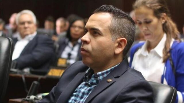 Diputado José Mendoza: Dolarización de la gasolina condena a los venezolanos a ser más pobres