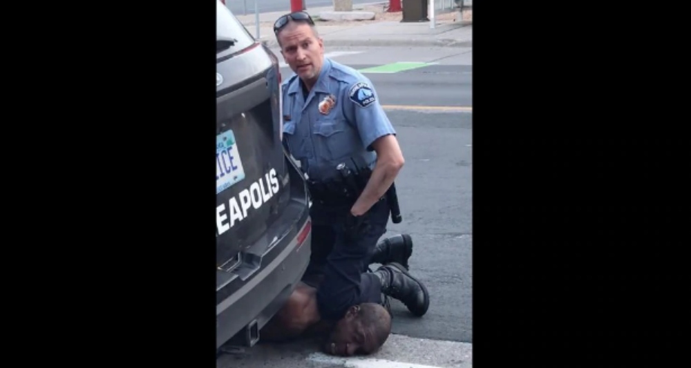 policías