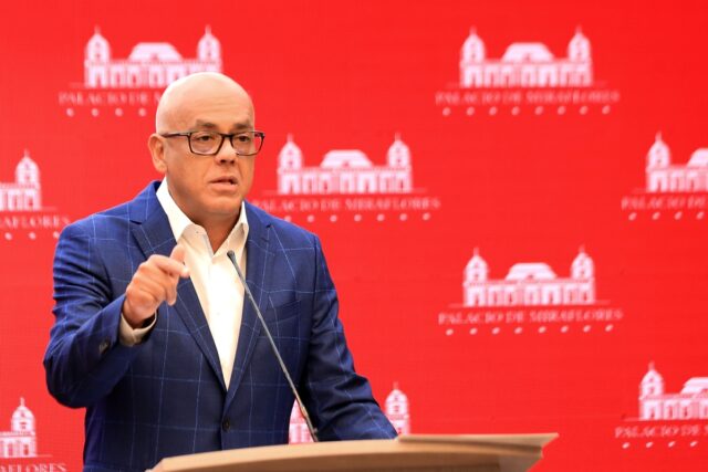 Jorge Rodríguez: Juan Guaidó y Simonovis dieron un "golpe de Estado" a Cliver Alcalá