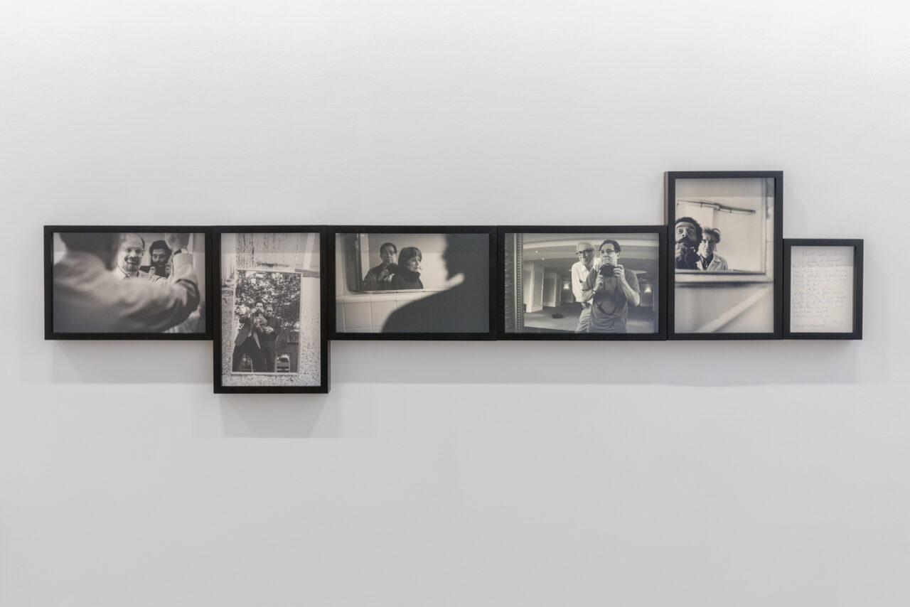 Vasco Szinetar, series Frente al espejo y Cheek-to-cheek, 1983 – 2020 Fotografías, 5 piezas of 19,9 x 30 cm y una pieza de 17 x 13,1 cm, cortesía de Galeria Nara Roesler y Vasco Szinetar.(1)