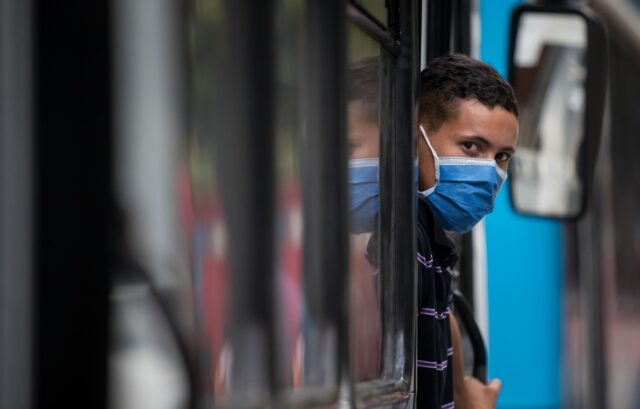 98,2% de los venezolanos no cuenta con los recursos para seguir en cuarentena